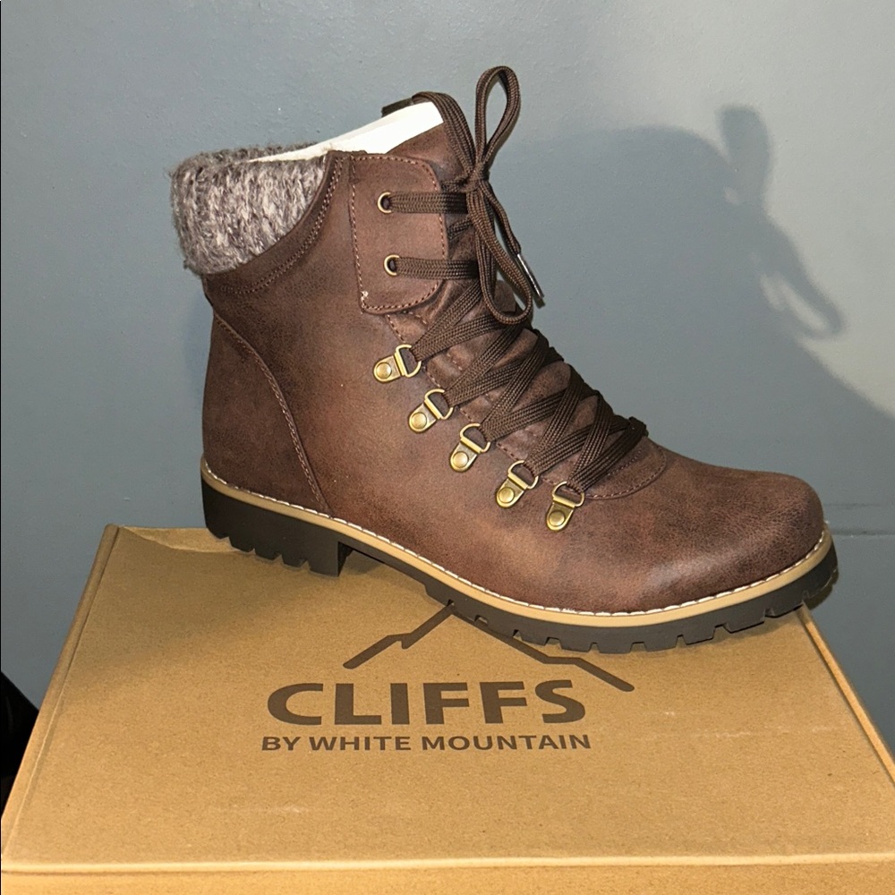 Cliffs by White Mountain Women's Chocolate Lace Up Boots